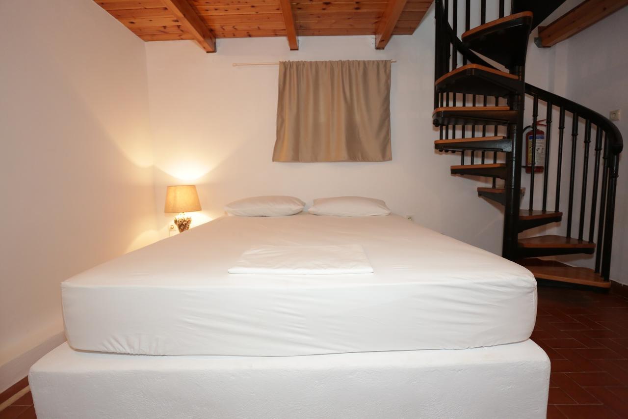 Artemis Suites Romanos  Экстерьер фото